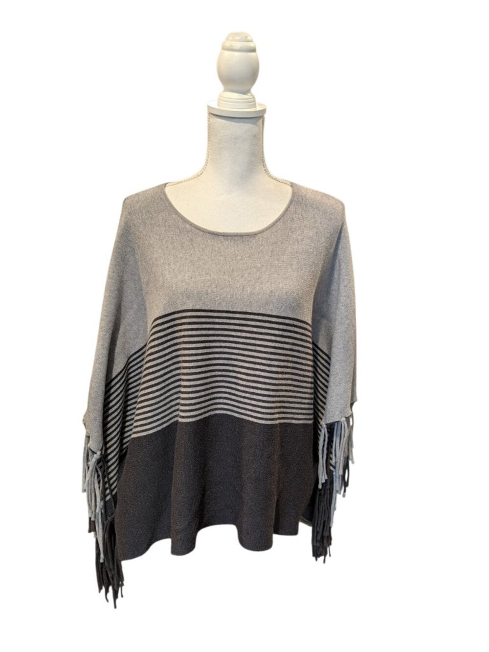 Griege Poncho With Fringe Grey Size S/M Super Soft
